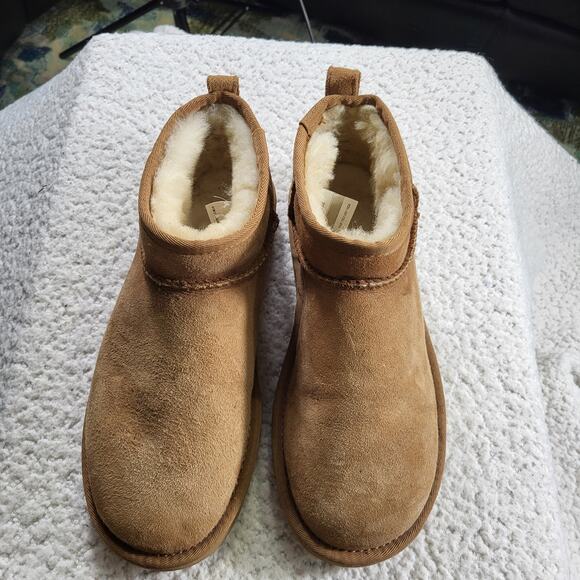 UGG Women's Classic Ultra Mini Chestnut size womens bootie size 8 - Picture 1 of 7